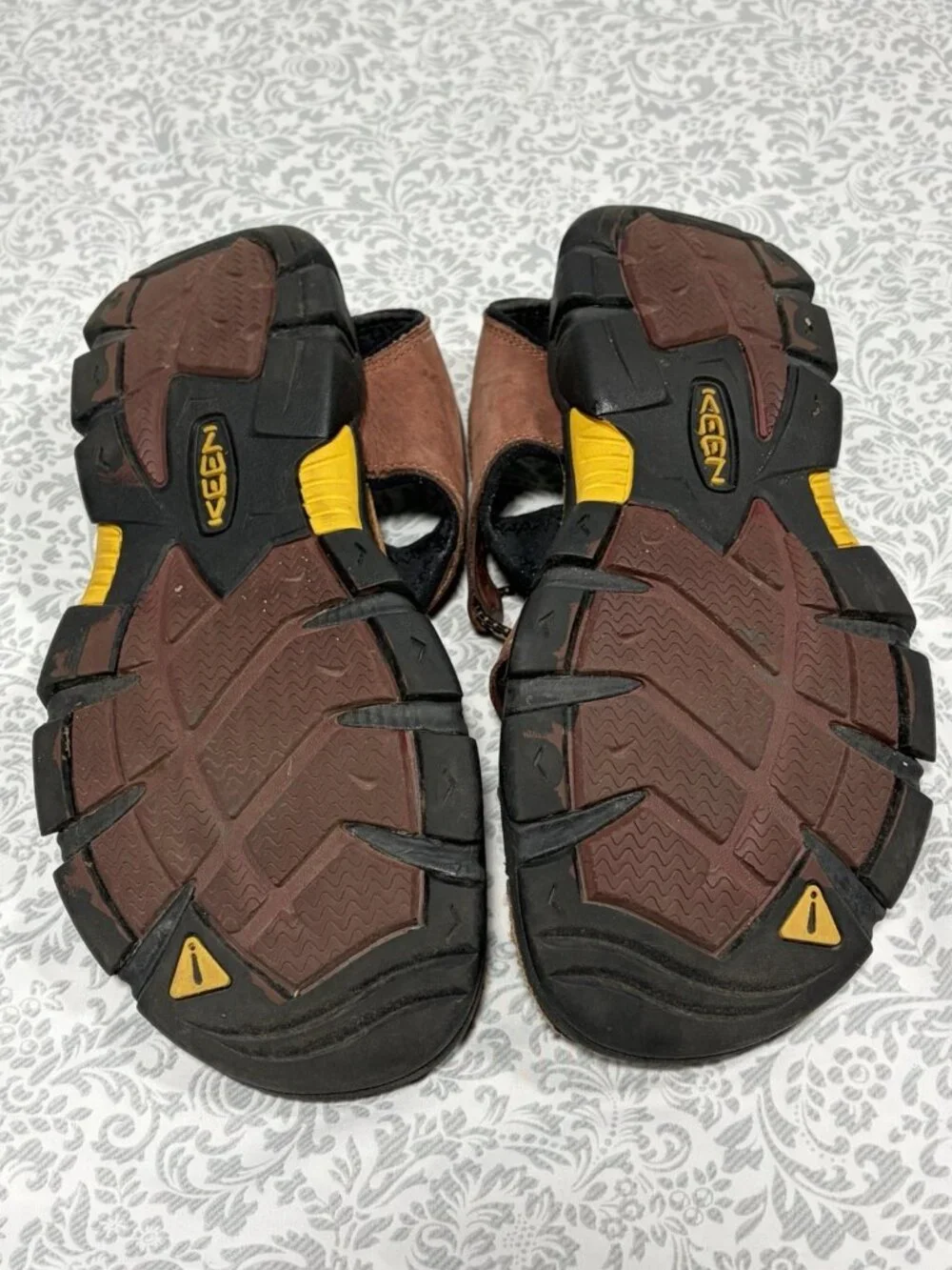 Keen Newport Men's Size 9.5 Waterproof Hiking Sandal Shoes Brown Leather